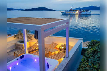 Prázdninový dům Riva - vířivka na terase, Mali Iž, ostrov Iž, Chorvatsko