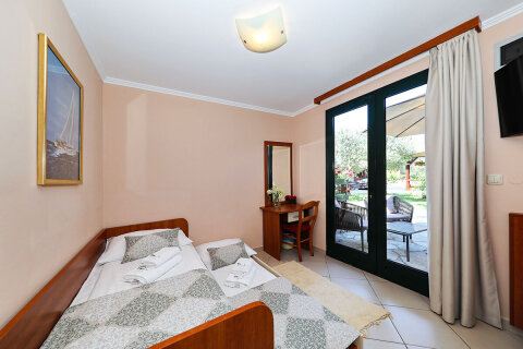 Pokoj Family Suite pro 4–5 osob - Resort San Antonio***, Biograd na Moru, Zadarská riviéra, Chorvatsko