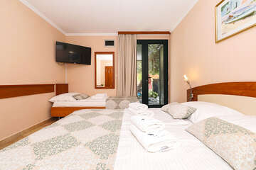 Pokoj Standard pro 3 osoby - Resort San Antonio***, Biograd na Moru, Zadarská riviéra, Chorvatsko