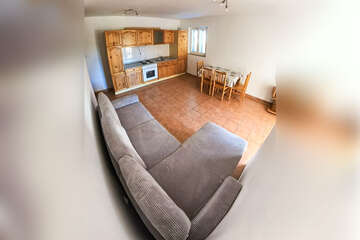 apartmány Mirela: apartmán Mirela B<br />
pro 2–4 osoby, 1. poschodí