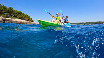 Výlet na kajacích, Pula, Istrie, Chorvatsko