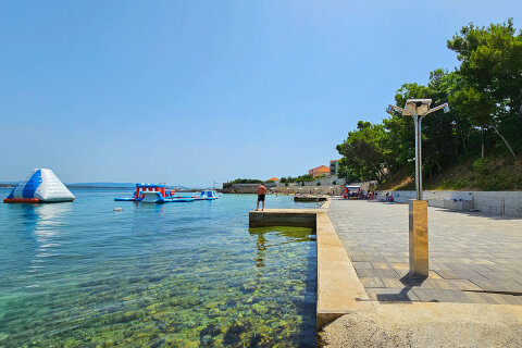 Mobilhome Kučica - pláž Južna plaža 100 m od mobilhomu, Tkon, ostrov Pašman, Chorvatsko