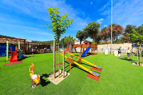 Apartmány Dalmacija - dětské hřiště, Preko, ostrov Ugljan, Chorvatsko
