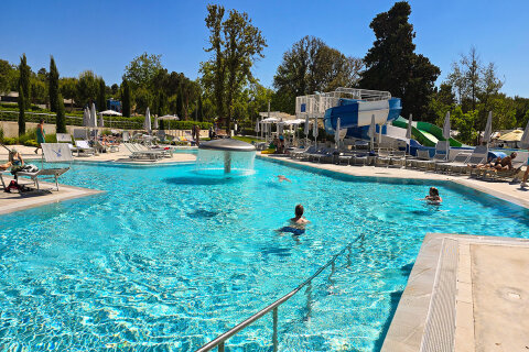 Falkensteiner Premium Camping Zadar - bazén s vodními atrakcemi, Chorvatsko