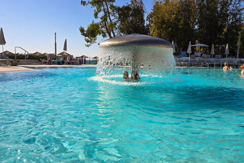 Falkensteiner Premium Camping Zadar - bazén s vodními atrakcemi, Chorvatsko