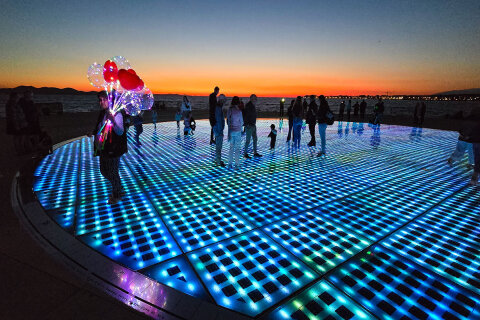 Zadar - světelná instalace Pozdrav Slunci, Zadarská riviéra, Chorvatsko