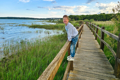 Vranské jezero, návštěvnické centrum Crkvine, stezkou po dřevěné lávce, Zadarská riviéra, Chorvatsko