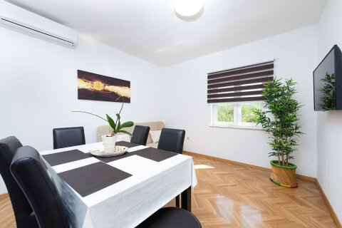 A2 - apartmány Bili, Duće, Omišská riviéra, Chorvatsko