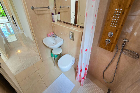 A4 - bezbariérová koupelna, apartmány Molly, Novi Vinodolski, Crikvenická riviéra, Chorvatsko