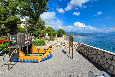 Apartmány Molly - dětské hřiště 280 m od domu, Novi Vinodolski, Crikvenická riviéra, Chorvatsko