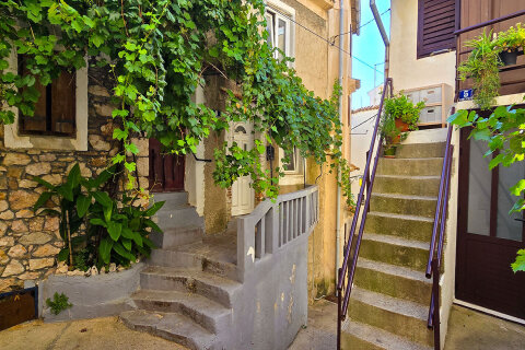 Baška - centrum, ostrov Krk, Chorvatsko