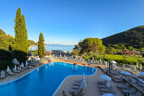 Mobilhome Oliva - bazén u hotelu Mimosa v areálu resortu, Rabac, Istrie, Chorvatsko