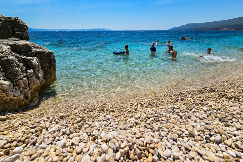 Pláž Girandella, Rabac, Istrie, Chorvatsko
