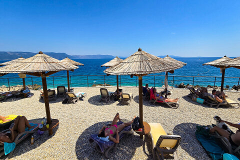 Pláž Girandella, Rabac, Istrie, Chorvatsko