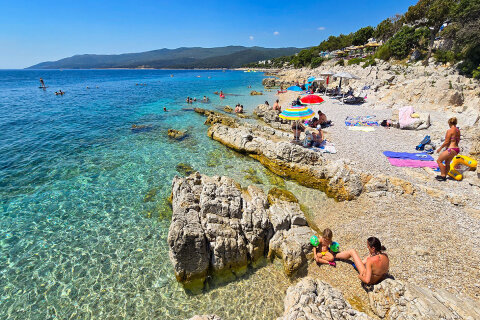 Pláž Girandella, Rabac, Istrie, Chorvatsko