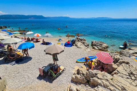 Pláž Girandella, Rabac, Istrie, Chorvatsko