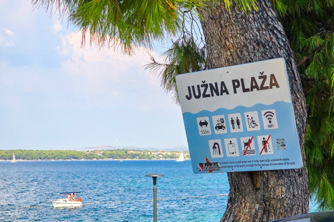 Mobilhome Kučica - pláž Južna plaža 100 m od mobilhomu, Tkon, ostrov Pašman, Chorvatsko