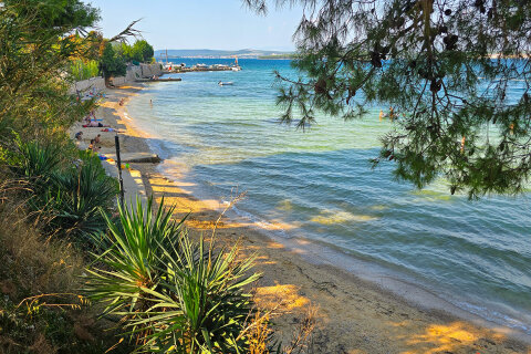 Mobilhome Kučica - písečná pláž Studenac 300 m od mobilhomu, Tkon, ostrov Pašman, Chorvatsko