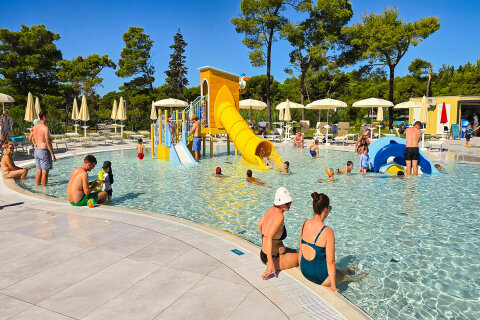 Zaton Holiday Resort - nový bazénový komplex otevřený v roce 2025, Zaton, Zadarská riviéra, Chorvatsko