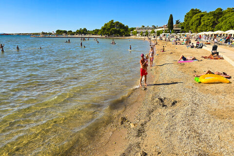 Zaton Holiday Resort - písečná pláž, Zaton, Zadarská riviéra, Chorvatsko