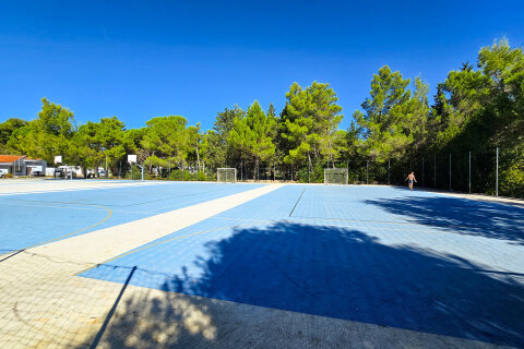 Zaton Holiday Resort - multifunkční hřiště, Zaton, Zadarská riviéra, Chorvatsko