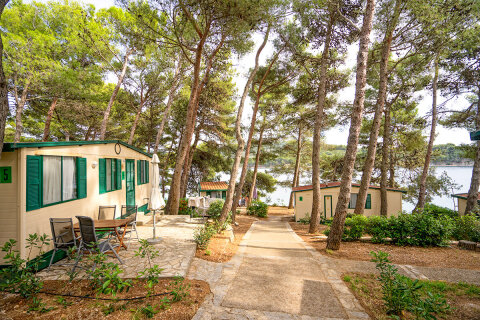 Resort Kovačine - mobilní domky Family, Cres, ostrov Cres, Chorvatsko