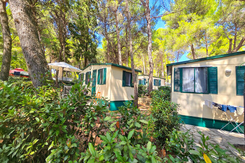 Resort Kovačine - mobilhomy Family, Cres, ostrov Cres, Chorvatsko