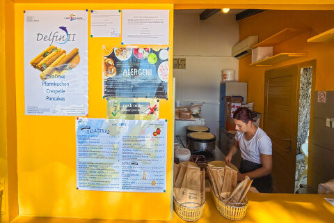 Resort Kovačine - palačinkárna u pláže, Cres, ostrov Cres, Chorvatsko