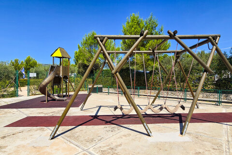 Resort Kovačine - dětské hřiště, Cres, ostrov Cres, Chorvatsko