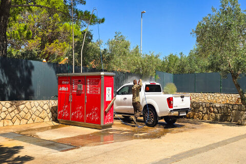 Resort Kovačine - ruční myčka aut, Cres, ostrov Cres, Chorvatsko