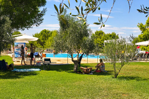 Resort Kovačine - bazény, Cres, ostrov Cres, Chorvatsko