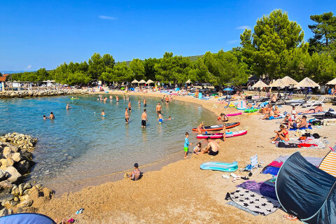 Punat - pláže, ostrov Krk, Chorvatsko