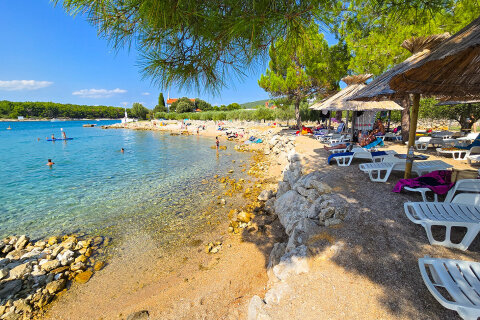 Punat - pláže, ostrov Krk, Chorvatsko