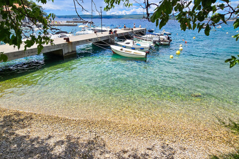 Mobilhome Salumbra - oblázková pláž pod kempem, Selce, Crikvenická riviéra, Chorvatsko