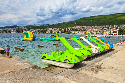 Mobilhome Tropical - půjčovna šlapadel u písečné pláže Poli Mora, Selce, Crikvenická riviéra, Chorvatsko