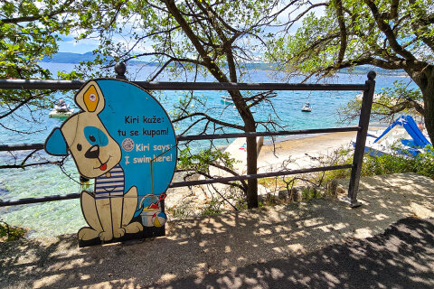 Selce - pláž pro psy, Crikvenická riviéra, Chorvatsko