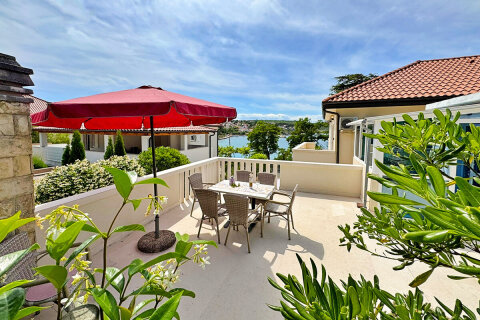 Apartmány Krešo - výhled z terasy apartmánu A6, Šilo, ostrov Krk, Chorvatsko