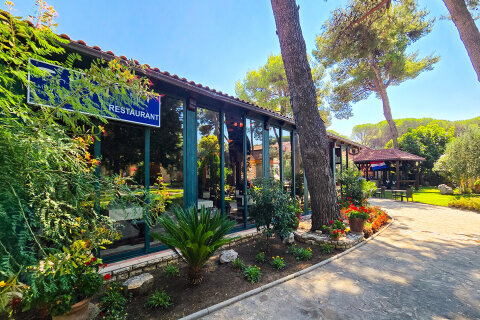 Resort San Antonio*** - restaurace, Biograd na Moru, Zadarská riviéra, Chorvatsko