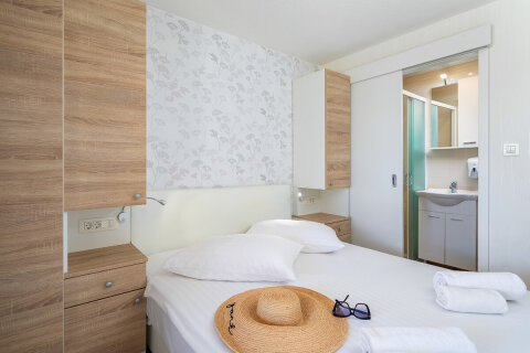 MH2L - Mobilhome Relax 6+2 (2nd line) pro 6–8 osob, Almissa Resort, Omiš, Chorvatsko