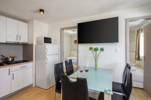 MH2L - Mobilhome Relax 6+2 (2nd line) pro 6–8 osob, Almissa Resort, Omiš, Chorvatsko