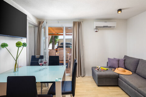 MH3L - Mobilhome Relax 6+2 (3rd/4th line) pro 6–8 osob, Almissa Resort, Omiš, Chorvatsko