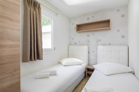 MHRMV - Mobilhome Relax 6+2 (Mountain View) pro 6–8 osob, Almissa Resort, Omiš, Chorvatsko