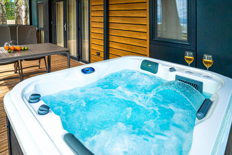 MHFW - Mobilhome Family 6+2 C zona Whirpool pro 6–8 osob, Almissa Resort, Omiš, Chorvatsko