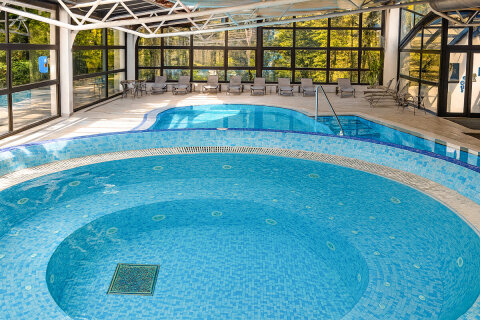 Hotel Flores**** - vnitřní bazén a vířivka, Poreč, Istrie, Chorvatsko