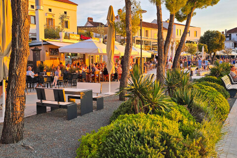 Njivice - centrum, ostrov Krk, Chorvatsko