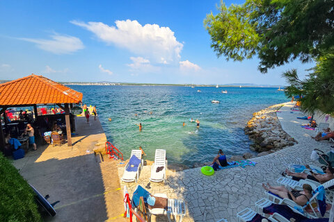 Apartmán Kornelija - bar Ga-Ga u pláže Južna plaža 250 m od domu, Tkon, ostrov Pašman, Chorvatsko