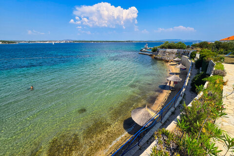 Apartmán Kornelija - písečná pláž Južna plaža 250 m od domu, Tkon, ostrov Pašman, Chorvatsko