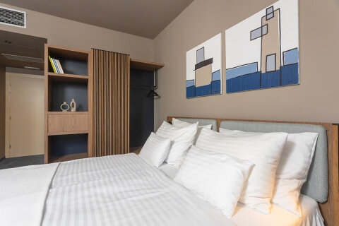 CO2B - dvojlůžkový pokoj Comfort pro 2 osoby s balkónem, All Inclusive Hotel Adria****, Biograd na Moru, Chorvatsko