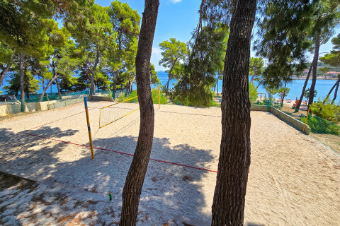 Resort Zelena Punta - beach volejbalové hřiště, Kukljica, ostrov Ugljan, Chorvatsko