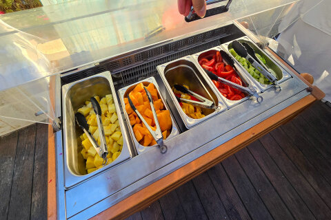 Resort Zelena Punta - bufetové snídaně v baru Skakaona, Kukljica, ostrov Ugljan, Chorvatsko